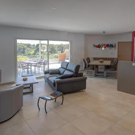 Luxury With Private Swimming Pool